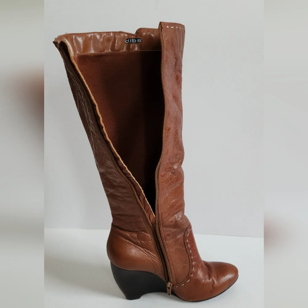 DIBA BOOTS COGNAC BROWN WEDGE HEEL  KNEE HIGH ALMOND TOE BUCKLE LEATHER 7 - Picture 5 of 16